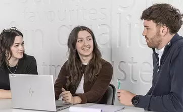 digital marketing apprentice
