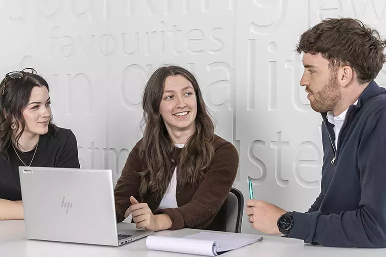digital marketing apprentice