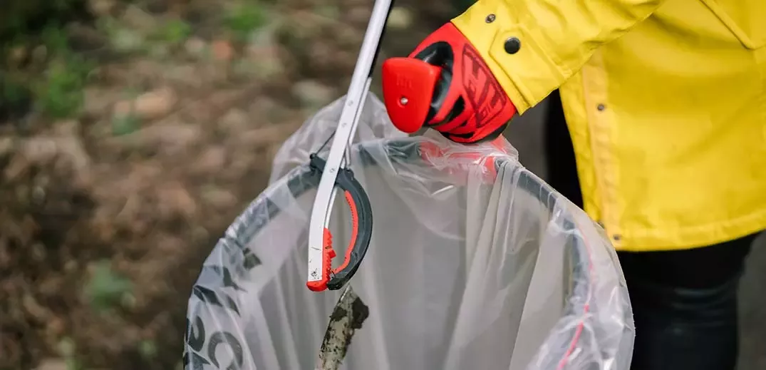 Tool for the rubbish cleaning