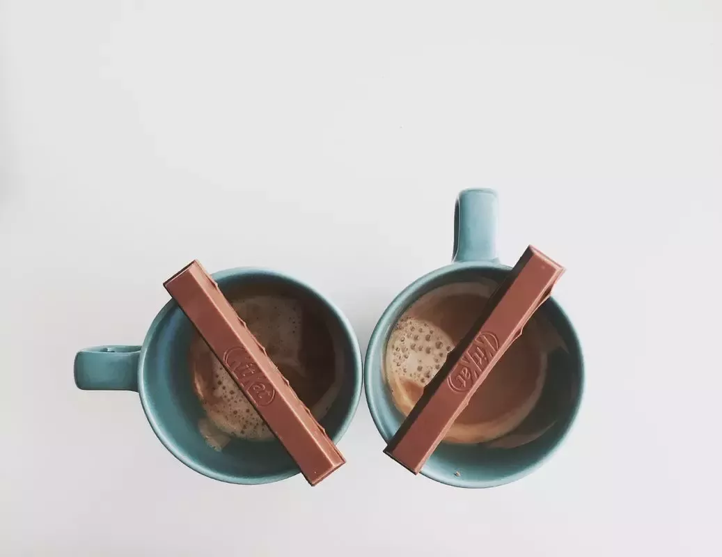 KitKat and Azera on Deliveroo