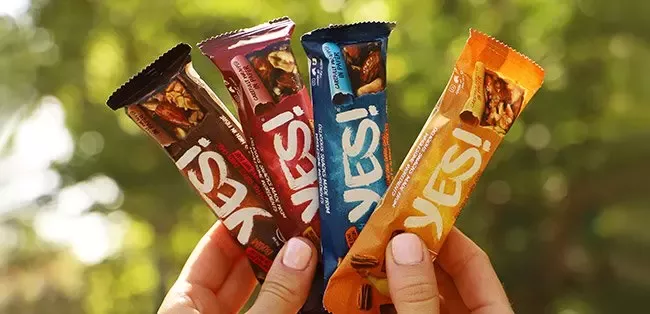 yes snack bar in the women's hands
